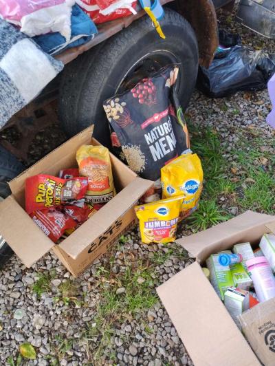 yard sale - Thumbnail 2