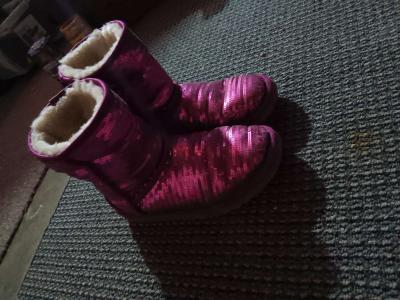 UGG boots - Thumbnail 2