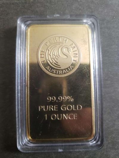One ounce gold bar