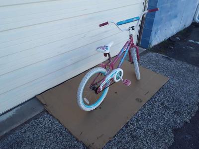 Nice White Girls 20 Huffy Sea Star Bicycle Like New - Thumbnail 2