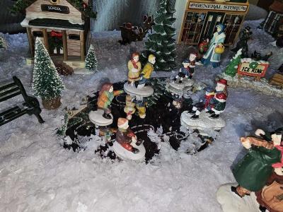 Vintage Christmas Village - Thumbnail 3