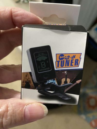 Brand new guitar with Accessories - Thumbnail 4