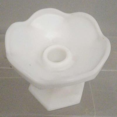 LE SMITH old dominion milk Glass candle holder pair - Thumbnail 3