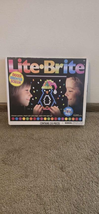 Basic Fun Hasbro Lite Brite 255 Piece Art Set