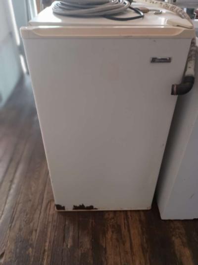 Kenmore mini fridge has been tested works fine in fair condi - Thumbnail 2