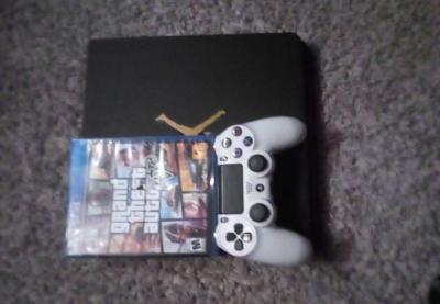 ps4 slim and gta with white controller - Detroit, Michigan