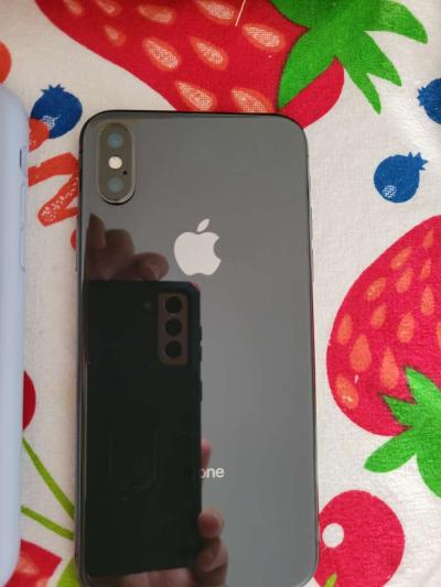 iphone X unlocked - Thumbnail 2