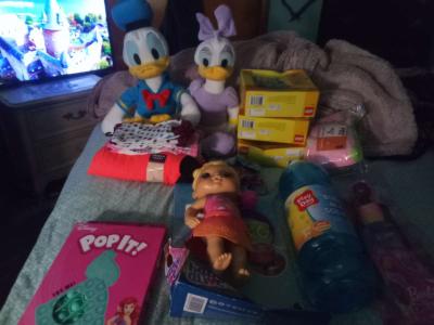 toys bubbles candy socks - Thumbnail 2