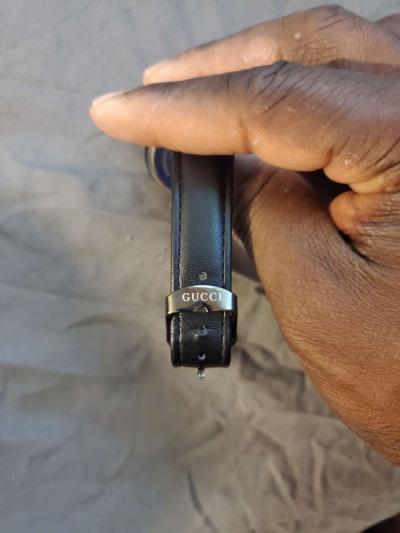 Gucci unisex watch - Thumbnail 2