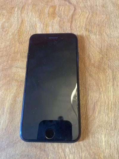 iPhone 7 with case and charger - Thumbnail 2