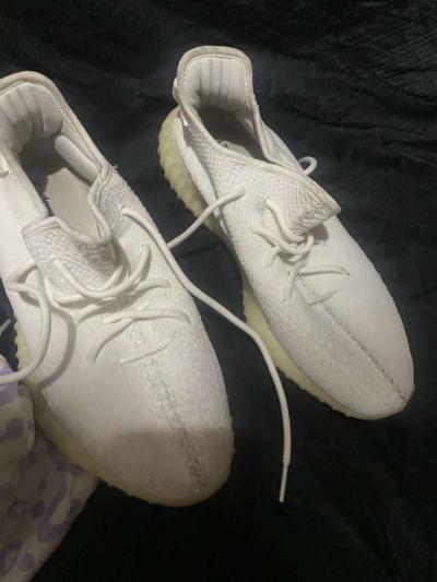 Yeezys cream Boost 350 V2 - Trinity Center, California