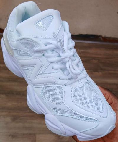 Sneakers - Thumbnail 6