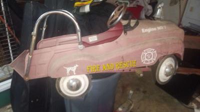 1950s Pedal Firetruck - Thumbnail 2