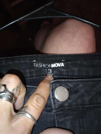 Black Jeans - Thumbnail 3