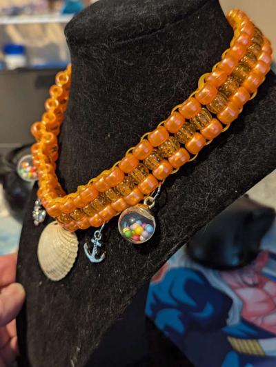 Orange collar - Thumbnail 3