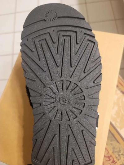 Ugg Slides size 11 - Thumbnail 3