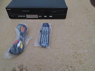 Nice Black Phillips VHS and DVD Player OEM Factory New - Thumbnail 3