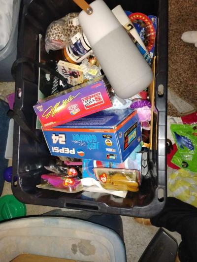 yard sale - Thumbnail 6