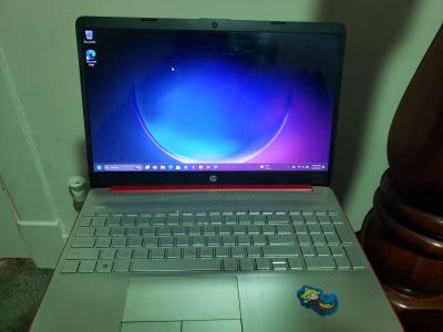 15in HP Laptop - Thumbnail 1