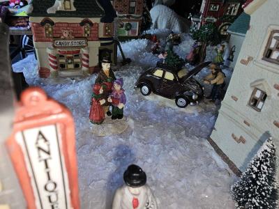Vintage Christmas Village - Thumbnail 6