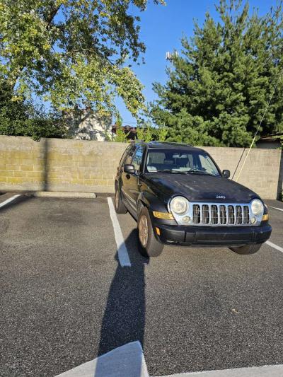 2006 Jeep liberty - Thumbnail 3
