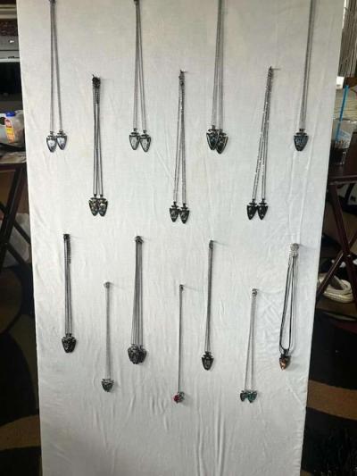 necklaces for sale 2apiece or bulk sale 200 for 400 pieces - Thumbnail 2