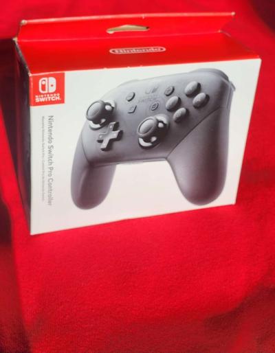 Nintendo Switch Pro Controller Black Brand New - Thumbnail 2