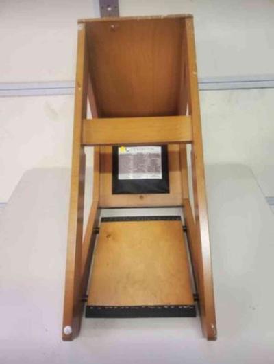 Shoe Fitting Stool  Light Colored Wood  Retail Boutique  RR - Thumbnail 2