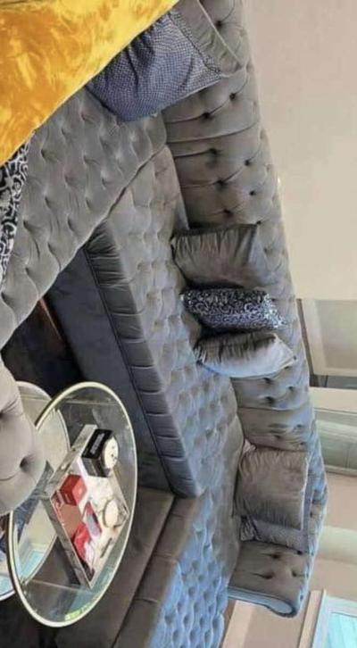 SECTIONAL COUCH - Thumbnail 2