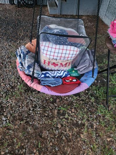 Yard Sale at 125 oak street in Simpson 8am to all gone - Thumbnail 3