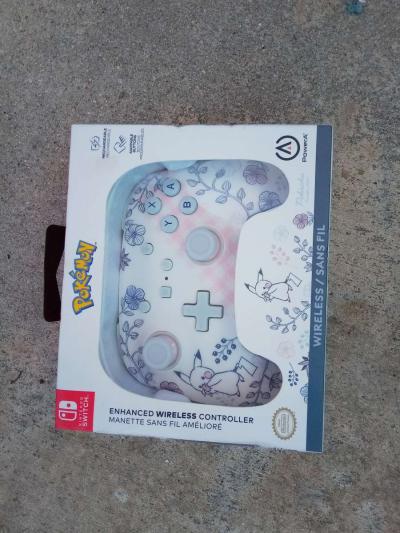 NINTENDO SWITCH POKEMON CONTROLLER - Thumbnail 2