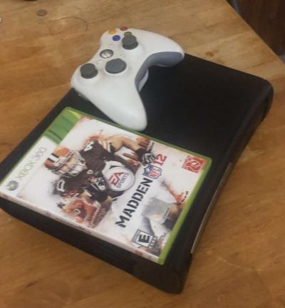 Xbox 360s - Thumbnail 5