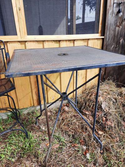 Pretty pub style metal patio set - Thumbnail 3