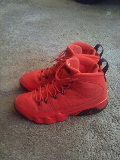 Jordan 9 Chile Red Size 9 Used Has Been Worn Please Read - Thumbnail 2