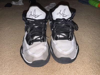 Nike Kyrie Court Shoes - Thumbnail 2