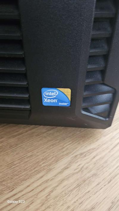 Dell PowerEdge T310 - Thumbnail 2