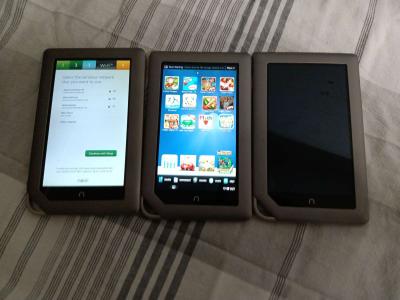 Barnes and Noble nook tablet lot of 3 all work perfectly - Thumbnail 3