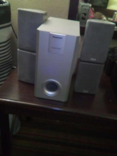 RCA HOME RECEIVER STEREO SYSTEM WITH SUBWOOFER AND SURROUND - Thumbnail 3