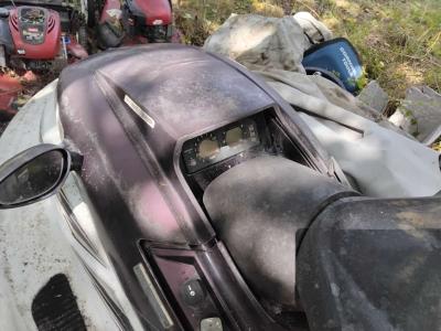 Yamaha Jet Ski XL 1200 Needs Work as is - Thumbnail 4