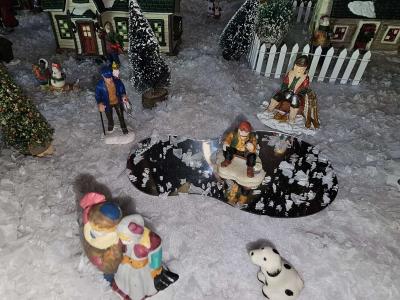 Vintage Christmas Village - Thumbnail 2