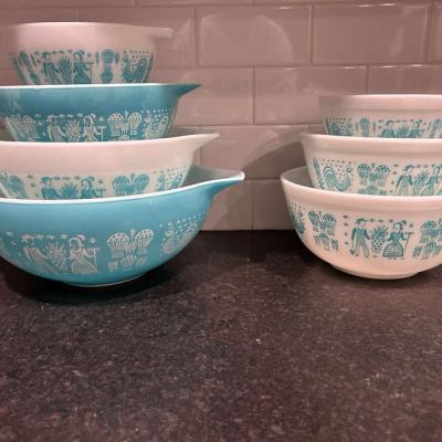 turquoise Pyrex set - Thumbnail 2
