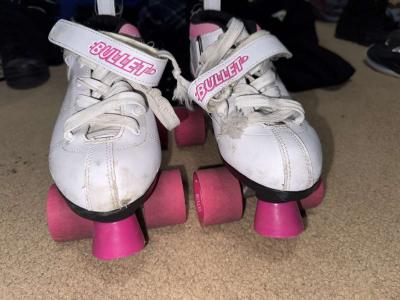 Bullet White and Pink Roller Skates - Thumbnail 2