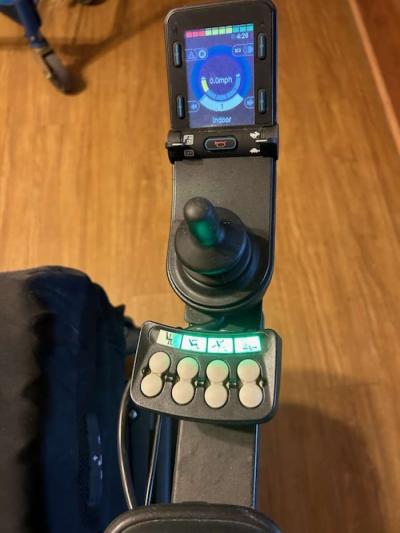 Power Wheelchair - Thumbnail 4