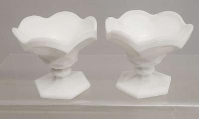LE SMITH old dominion milk Glass candle holder pair - Thumbnail 2
