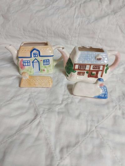 2 collectible creamers - Hartley, Iowa