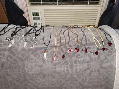 necklaces for sale 2apiece or bulk sale 200 for 400 pieces - Thumbnail 5