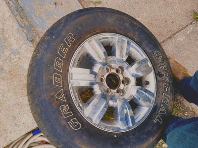 18 in 6 lug Chevy rims x3 - Thumbnail 2
