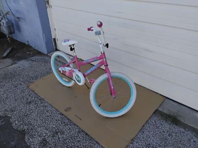 Nice Girls 20 Huffty Sea Star Bicycle and Like New - Thumbnail 3