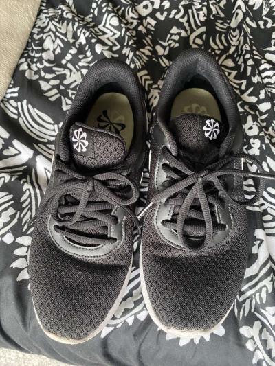 sports shoes - Thumbnail 2