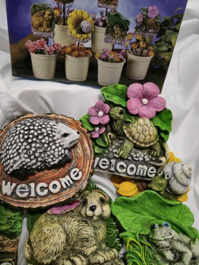 welcome signs for your front yard of a house